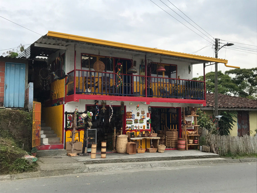 Une boutique de vannerie à Filandia